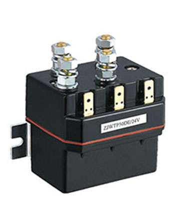 What causes a DC contactor to weld at disconnection, not during high‑current conduction?