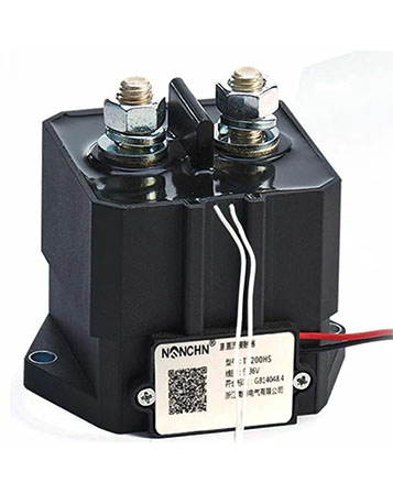 How Does a DC Contactor Quench a High-Voltage Arc?